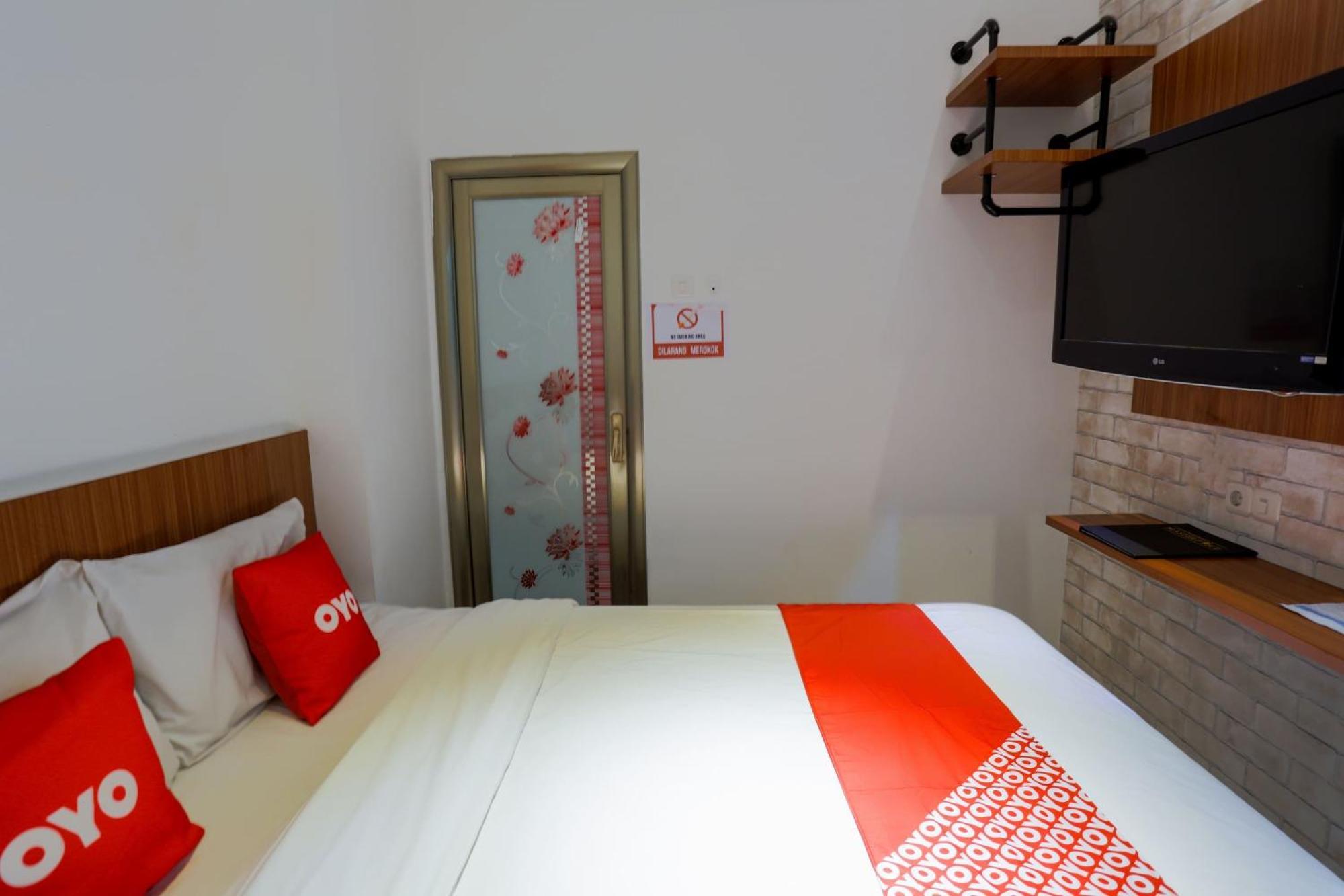 ג'קרטה Super Oyo 3109 Point Inn מראה חיצוני תמונה